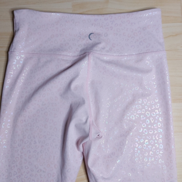 Zyia Active Pink Holo Foil Leopard Print Leggings - Picture 5 of 9